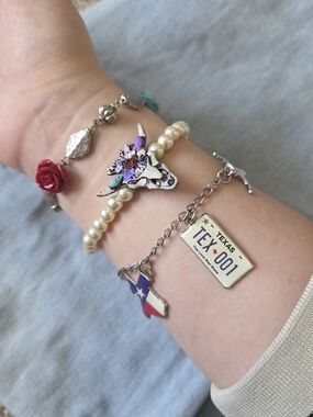 Lot of Texas Bracelets with Floral & State Charms - Multicolor